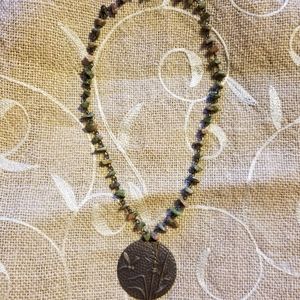 BEAUTIFUL DRAGONFLY & STONE NECKLACE